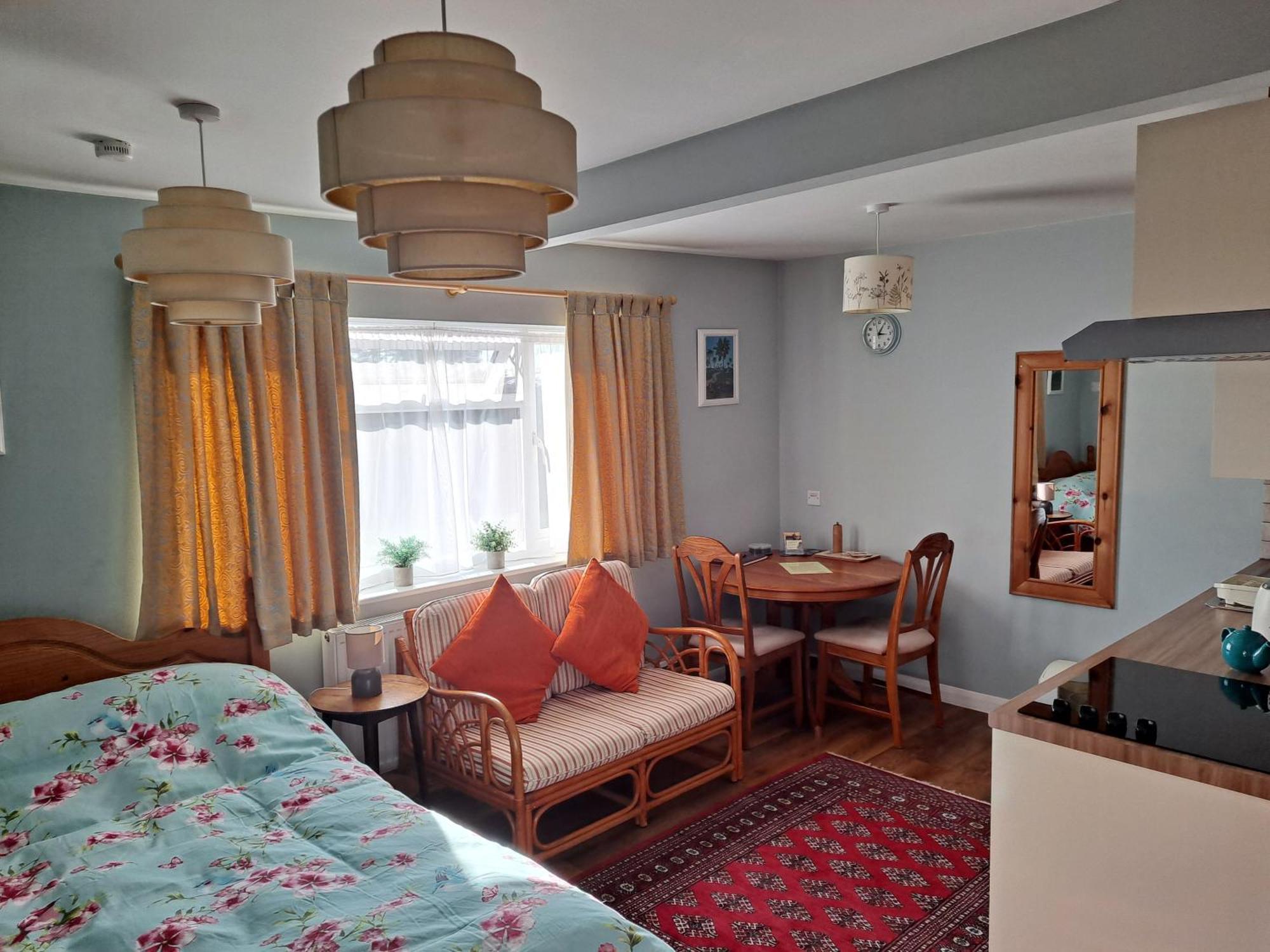 Cheltenham Studio Apartment ภายนอก รูปภาพ